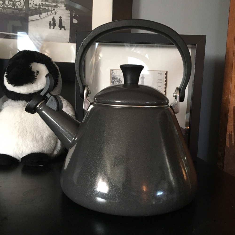 NIB Le Creuset Kone Kettle in Midnight Gray